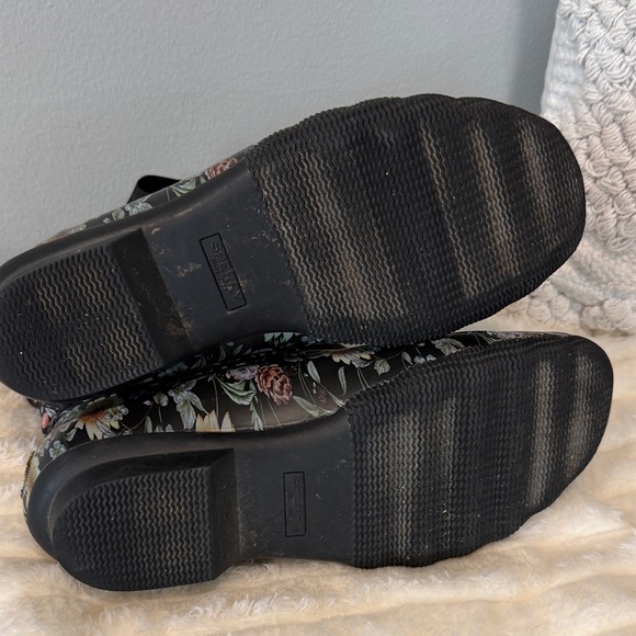 Sperry Black Floral Lace-Up Waterproof Ankle Rain Boots - Picture 4 of 6
